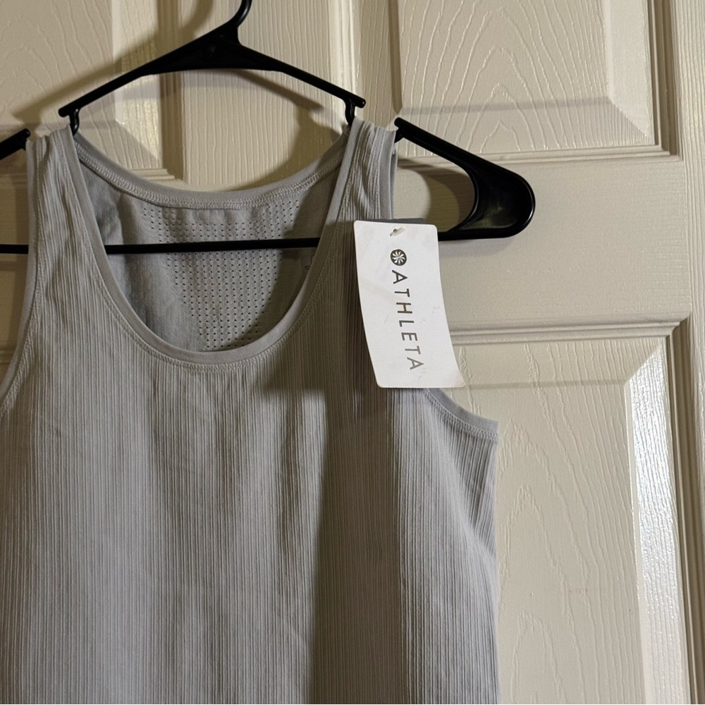 NWT Athleta Gray Pure Tank Top Organic Cotton Seamless 4-way Stretch Size M - Picture 2 of 7